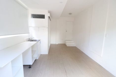 Photo of property in 4 Teviot Place, Totara Vale, Auckland, 0629