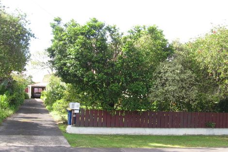 Photo of property in 15 Kingdale Road, Henderson, Auckland, 0610