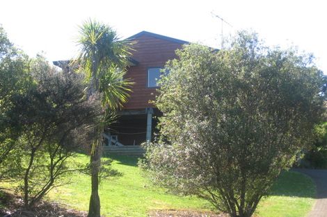 Photo of property in 2 Puriri Place, Whitianga, 3510