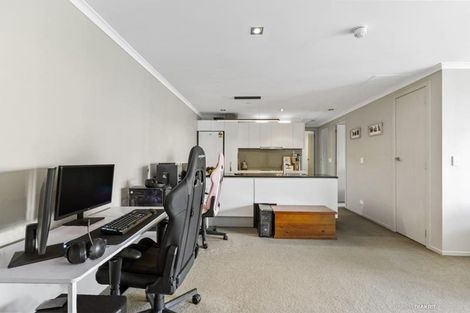 Photo of property in Bellagio Apartments, 8e/39 Taranaki Street, Te Aro, Wellington, 6011