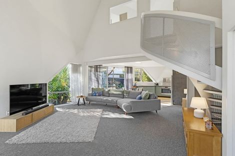 Photo of property in 2/280 Memorial Avenue, Burnside, Christchurch, 8053