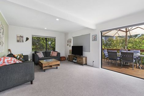 Photo of property in 27a Philson Terrace, Browns Bay, Auckland, 0630