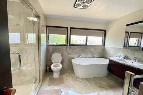 Photo of property in 14 Sheralee Place, Bucklands Beach, Auckland, 2014