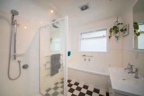 Photo of property in 6 Trent Avenue, Hokowhitu, Palmerston North, 4410