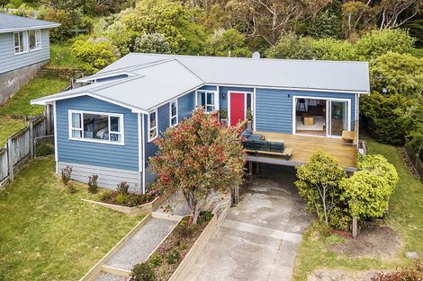 Photo of property in 13 De Castro Place, Titahi Bay, Porirua, 5022