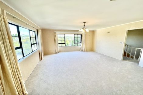 Photo of property in 31 John Downs Drive, Browns Bay, Auckland, 0630