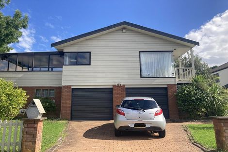 Photo of property in 33 Lagoon Way, West Harbour, Auckland, 0618