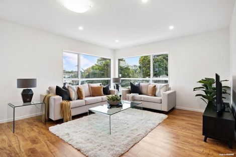 Photo of property in 1/8 Wykeham Place, Glenfield, Auckland, 0629