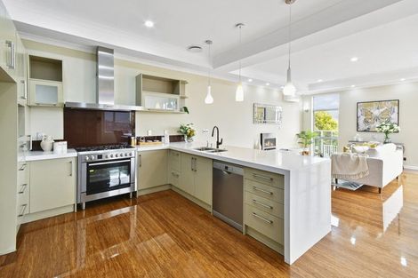 Photo of property in 15 Bejoy Rise, East Tamaki Heights, Auckland, 2016