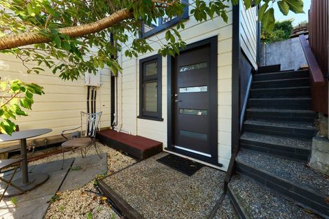 Photo of property in 12 Stafford Street, Mount Victoria, Wellington, 6011