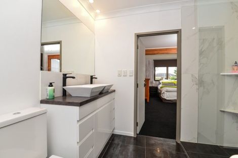 Photo of property in 50 Poaka Avenue, Dinsdale, Hamilton, 3204