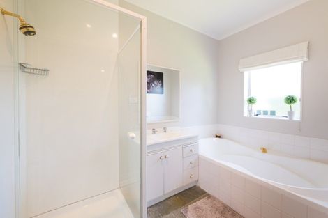 Photo of property in 6 Nicolas Lane, West End, Palmerston North, 4410