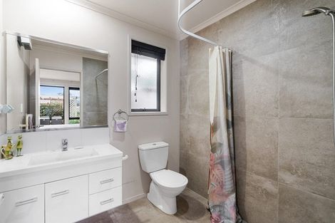 Photo of property in 33 Carrington Drive, Papamoa Beach, Papamoa, 3118