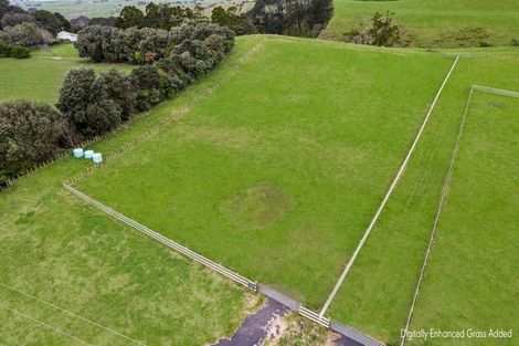 Photo of property in 2594 Awhitu Road, Awhitu, 2684