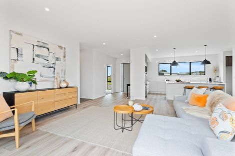Photo of property in 2 Cadwil Drive, Beachlands, Auckland, 2018