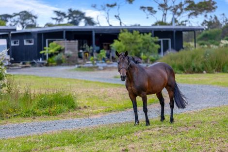 Photo of property in 74 Brookvale Lane, Taupaki, 0782