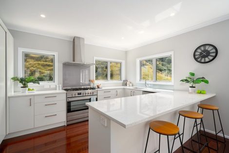 Photo of property in 34 Cheetwood Street, Churton Park, Wellington, 6037