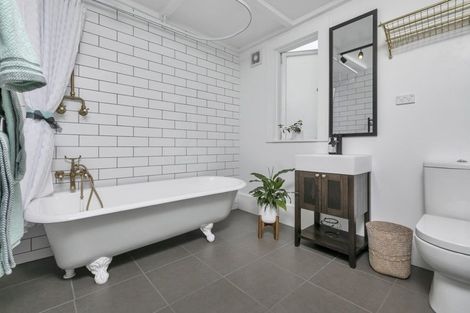 Photo of property in 83 Beach Haven Road, Beach Haven, Auckland, 0626