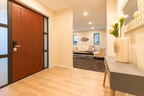 Photo of property in 15 Grove Way, Riverhead, 0820