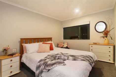 Photo of property in 25 Cape Vista Crescent, Pukekohe, 2120