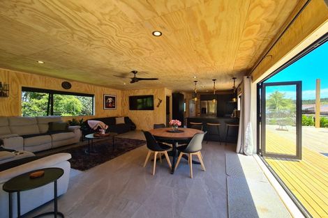 Photo of property in 46 James Street, Coromandel, 3506