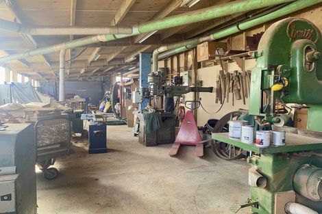 Photo of property in 750a Winton Lorneville Highway, Lochiel, Winton, 9781