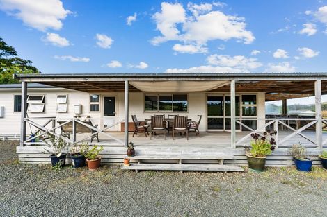 Photo of property in 46 Franklin Road, Paparoa, 0571