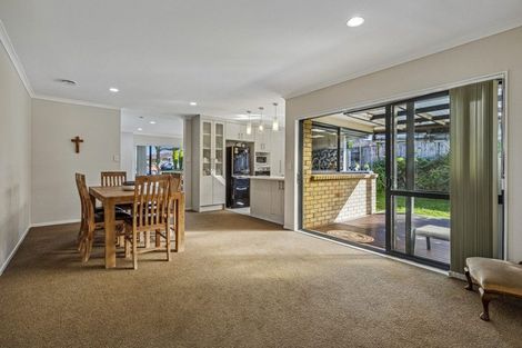 Photo of property in 20 Villino Place, Randwick Park, Auckland, 2105
