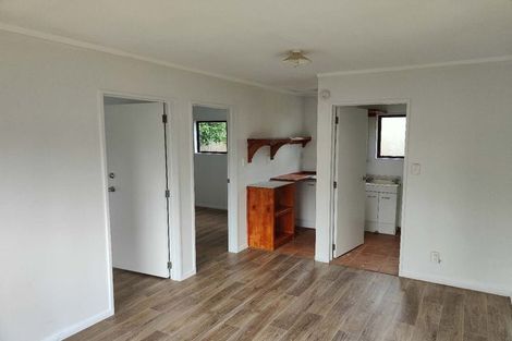 Photo of property in 15 Bundena Place, Clendon Park, Auckland, 2103