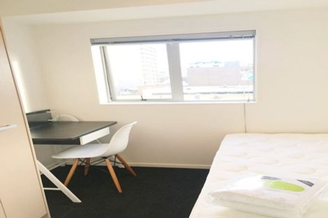 Photo of property in Hobson Heights Apartments, 4h/208 Hobson Street, Auckland Central, Auckland, 1010