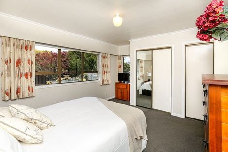 Photo of property in 5 John Guthrie Place, Merrilands, New Plymouth, 4312