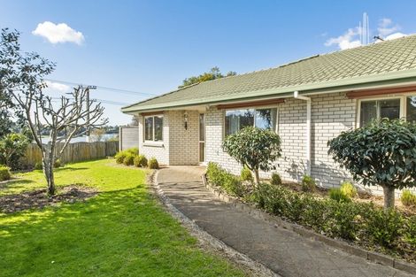 Photo of property in 17 Pampas Grove, Welcome Bay, Tauranga, 3112