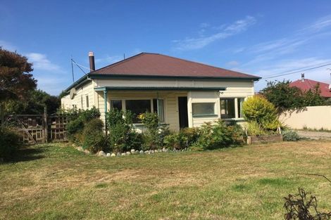 Photo of property in 10 Coronation Street, Waimate, 7924