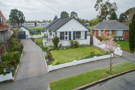 Photo of property in 42 Greendale Avenue, Avonhead, Christchurch, 8042