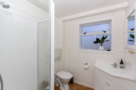 Photo of property in 4 Hamblyn Street, Strandon, New Plymouth, 4312