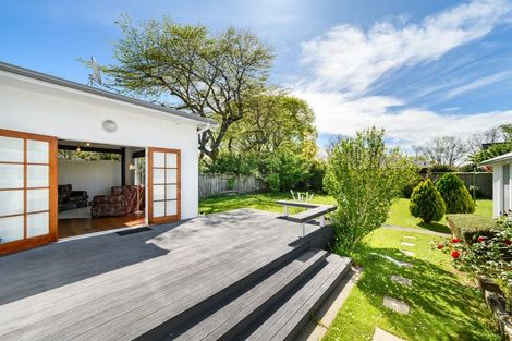 Photo of property in 15 Elmira Avenue, Hokowhitu, Palmerston North, 4410