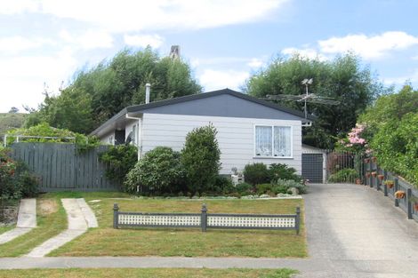 Photo of property in 34 Delaware Grove, Totara Park, Upper Hutt, 5018