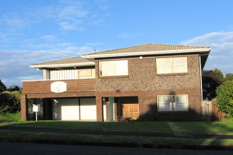 Photo of property in 6 Hurstbourn Priors, Goodwood Heights, Auckland, 2105