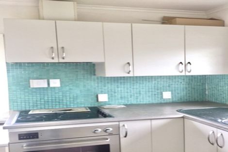 Photo of property in 136 Onewa Road, Northcote, Auckland, 0627