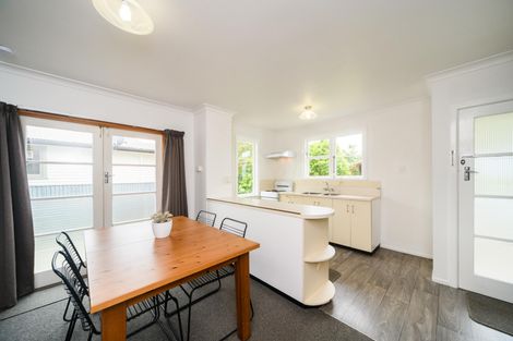 Photo of property in 32 Parkland Crescent, Terrace End, Palmerston North, 4410