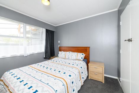 Photo of property in 5 Westhaven Grove, Takaro, Palmerston North, 4412