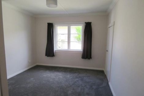 Photo of property in 16 Gaine Street, New Plymouth, 4310