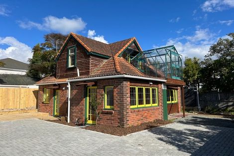 Photo of property in 1a Bulwer Street, Devonport, Auckland, 0624