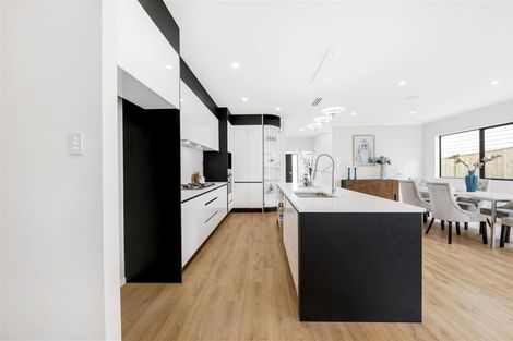 Photo of property in 4 Aklander Rise, Flat Bush, Auckland, 2019