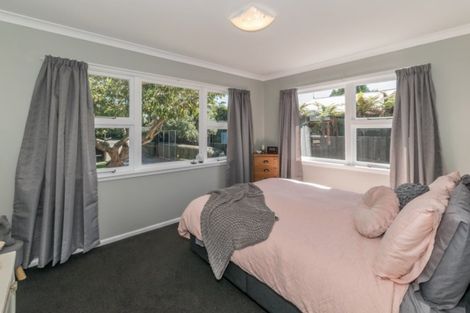 Photo of property in 38 Main North Road, Woodend, 7610