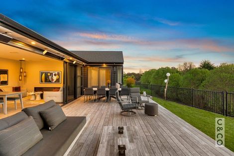 Photo of property in 21 Vogwill Road, Kumeu, 0810