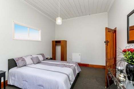 Photo of property in 43 Lorna Street, Lynmouth, New Plymouth, 4310