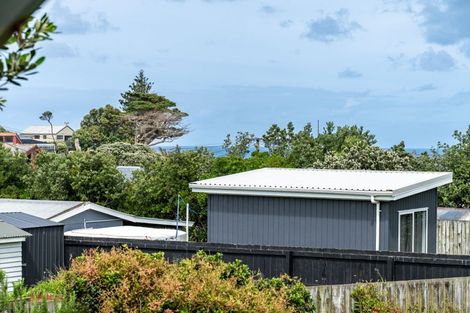 Photo of property in 8-10 Kelly Street, Baylys Beach, Dargaville, 0377