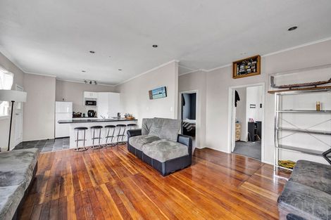 Photo of property in 18 Hunter Street, Normanby, Hawera, 4614