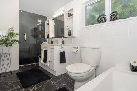 Photo of property in 16a Kotuku Place, Matua, Tauranga, 3110